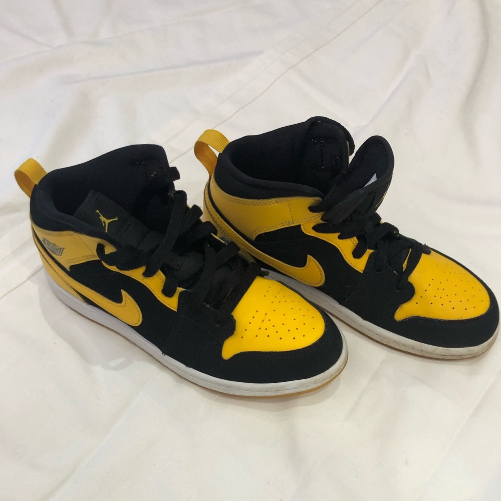 100% Authentic kids Air Jordan 1 “ New Love” like new condition